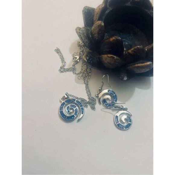 Very pretty INFINITY BLUE OPAL EARRINGS AND NECKLACE SET - Picture 1 of 5